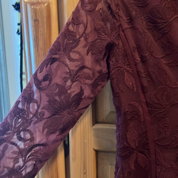 Antonia Melani Burgundy Dress . Size 2 - Picture 5 of 6